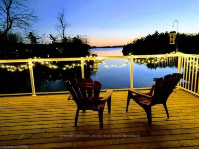 12 Little Bay Lane, Athens, On K0e 1b0