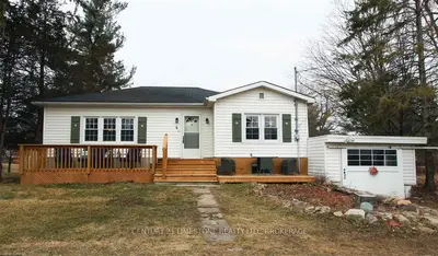 4 Cliff Street, Lansdowne Village, On K0e 1l0