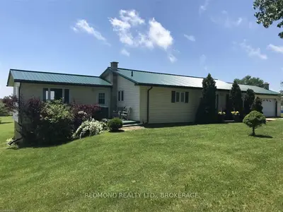 162 Dulcemaine Road, Front Of Leeds & Seeleys Bay, On K0e 1l0