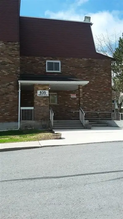 835 Milford Drive 313, Kingston, On K7p 1a7