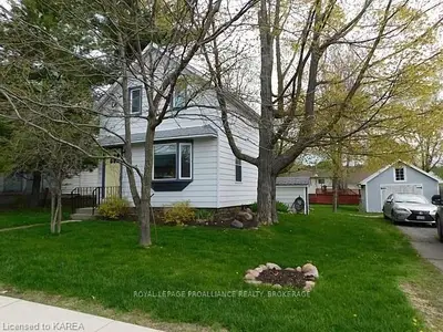 8 Mountain Road, Westport, On K0g 1x0