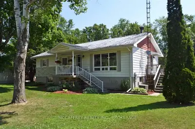 18 Concession Street S, Stone Mills, On K0k 3g0