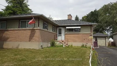 135 Churchill Drive, Gananoque, On K7g 1r7