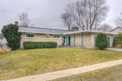 345 Elizabeth Drive, Gananoque, On K7g 1p6