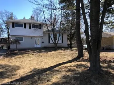 929 Woodbine Road, Kingston, On K7p 2x4