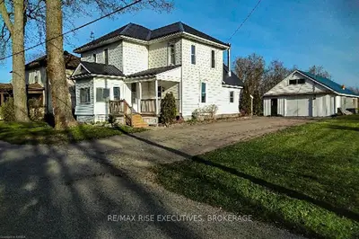 32 Wiltse Street E, Athens, On K0e 1b0