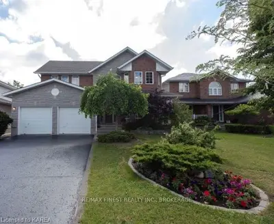 1044 Earnhart Street, Kingston, On K7p 3b9