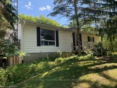 14 Peel Street, Stone Mills, On K0k 3g0