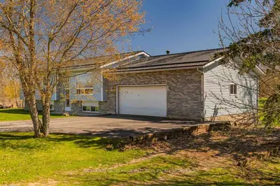 411 Railway Street, Front Of Leeds & Seeleys Bay, On K0e 1l0