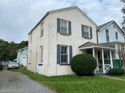 62 Brock Street, Gananoque, On K7g 1j9