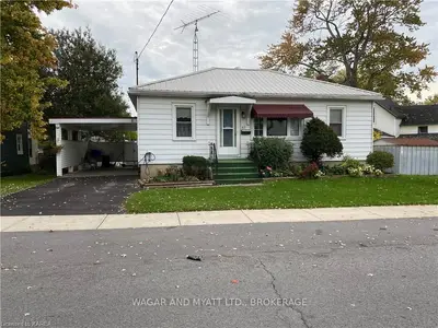 88 THOMAS Street W, Greater Napanee, ON K7R 2H1