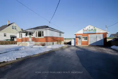 585-587 DIVISION Street, Kingston, ON K7K 4B7