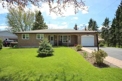 1091 Lincoln Drive, Kingston, ON K7M 4Z3