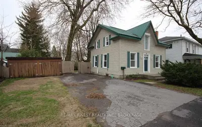 84 Bridge Street, Greater Napanee, ON K7R 1K1