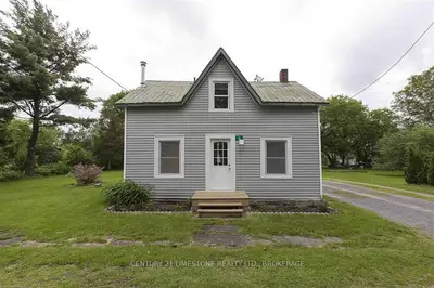 15 Brock Street, Stone Mills, On K0k 2s0