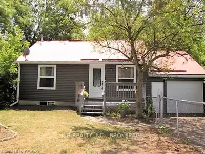 26 Maccauley Street, Kingston, On K7k 2v5