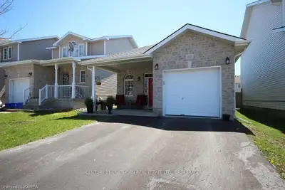 427 Maureen Street, Kingston, ON K7K 7M2