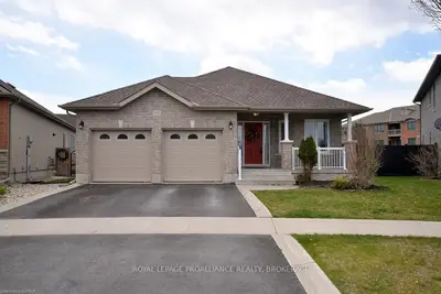 493 Sydney Street, Kingston, On K7p 0c8