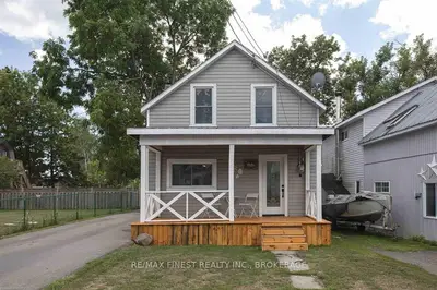 392 Thomas Street, Deseronto, On K0k 1x0