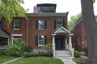 11 Sydenham Street, Kingston, On, K7l 3g8