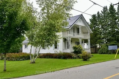 9 Henry Street, Athens, On K0e 1b0