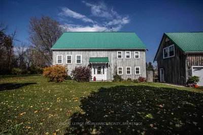327 Taylor Road W, Front Of Leeds & Seeleys Bay, On K7g 2v3