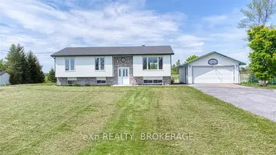 798 County 2 Road, Front Of Leeds & Seeleys Bay, On K0e 1l0