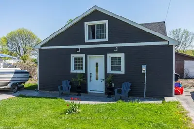 24 Reddick Street, Prince Edward County, On K8n 4z7