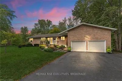 1422 Woodbine Road, Kingston, On K7p 3a9