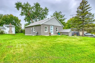 301 Academy Street, Loyalist, On K0h 1g0