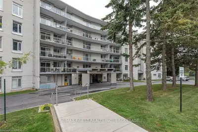 1 Mowat Avenue 306, Kingston, On K7m 1j8