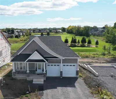 110 Greenhaven Court, Loyalist, On K0h 1g0
