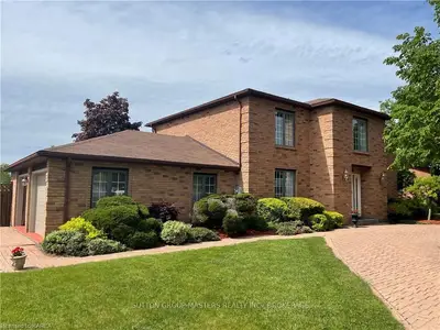 10 James Street, Greater Napanee, On K7r 3e8