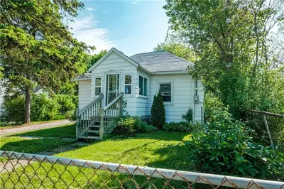 1179 Montreal Street, Kingston, On K7k 3k9