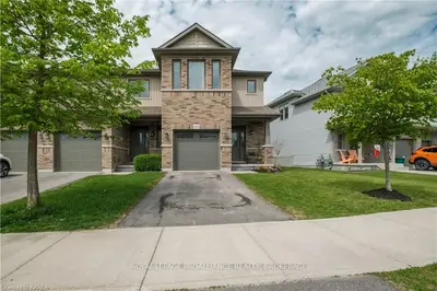 924 Blossom Street, Kingston, On K7p 0n2