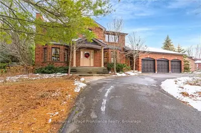 4 GREENSBORO Avenue, Kingston, ON K7L 4V1