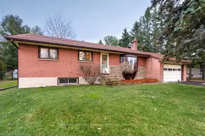 24 Robertson Road, Front Of Leeds & Seeleys Bay, On K7g 2v4