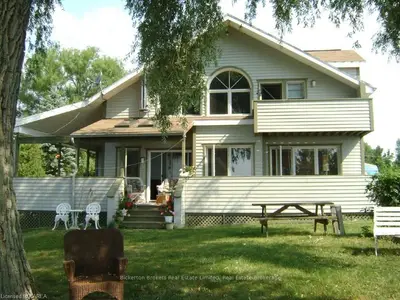 45 River Road, Front Of Leeds & Seeleys Bay, On K0e 1l0