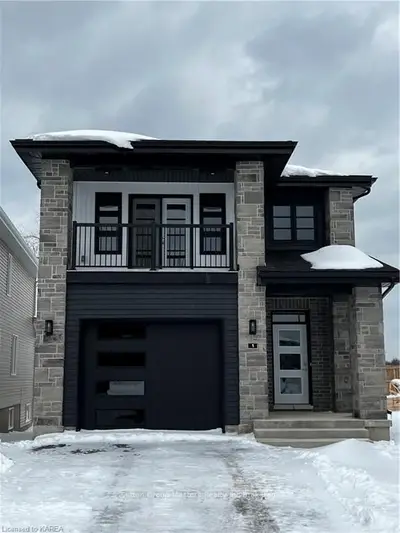 1 Erie Court, Loyalist, On K7n 0e3