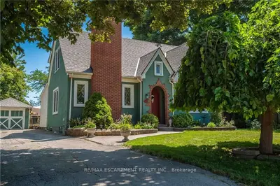 Detached in Lincoln