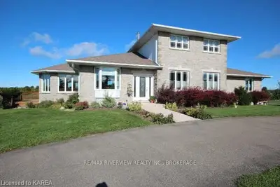 60 Gray Rock Crescent, Front Of Leeds & Seeleys Bay, On K7g 2v4