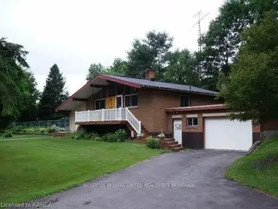 312 ESCOTT/ROCKPORT Road, Leeds and the Thousand Islands, ON K0E 1L0