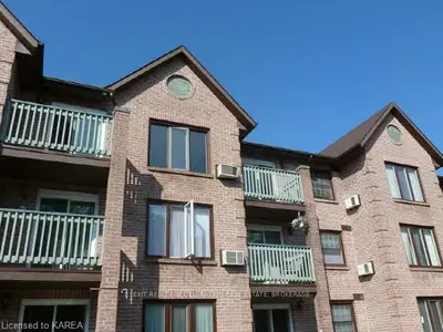 11 CENTRE Street 104, Greater Napanee, ON K7R 3X3