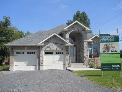 101 PAULINE TOM, Kingston, ON K7K 0G1