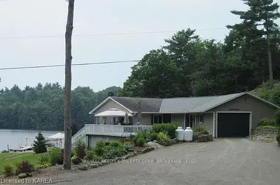 902 Aristocrat Bay Lane, Leeds And The Thousand Islands, On K0e 1n0
