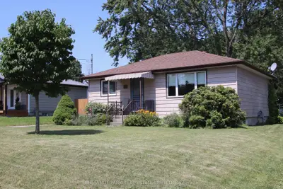 12 Roger Street, Prince Edward County, On K0k 2t0