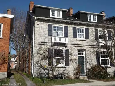 38 E Clergy Street, Kingston, On K7l 3h8