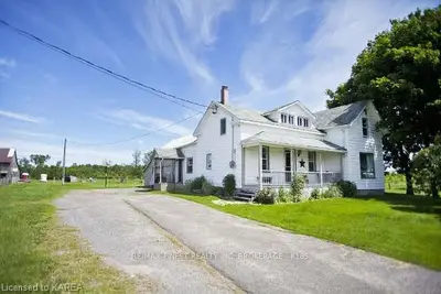 2415 Outlet Road, Front Of Leeds & Seeleys Bay, On K0e 1l0