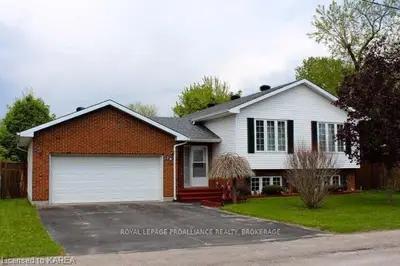 28 N Spring Street, Westport, On K0g 1x0