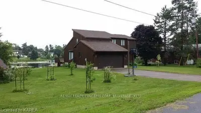 105 Rocklind Close, Leeds And The Thousand Islands, On K0h 2n0